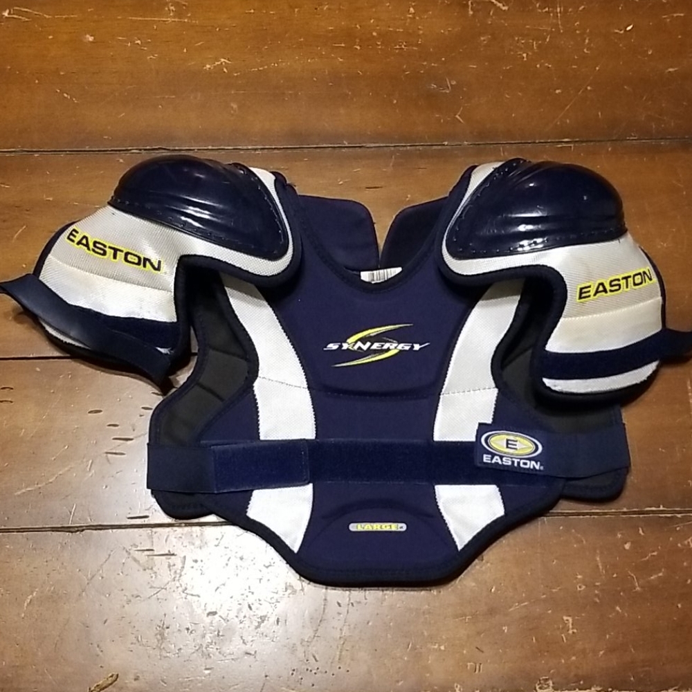 EASTON Synergy Hockey Shoulder Pads Large